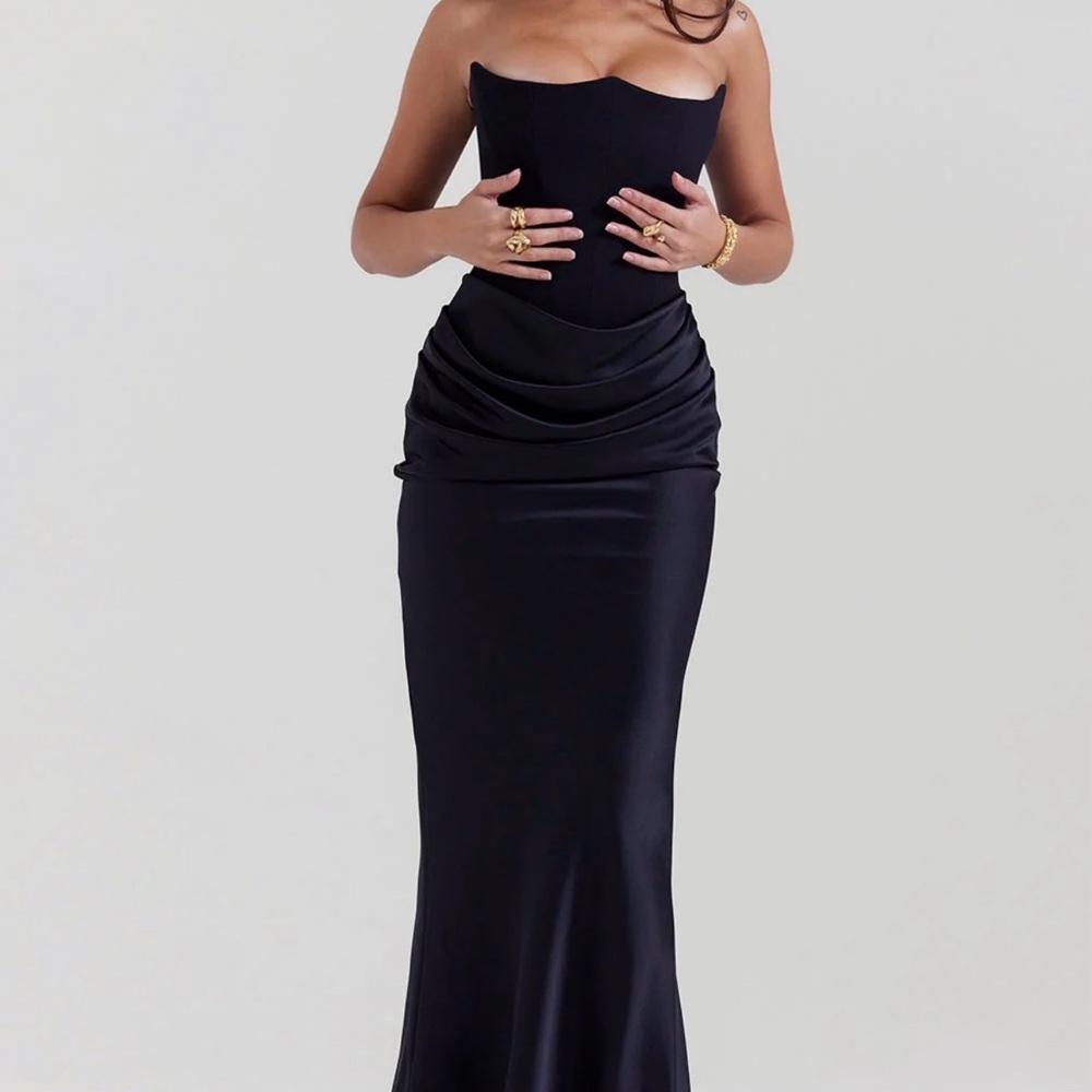 Elegant Black Strapless Gown